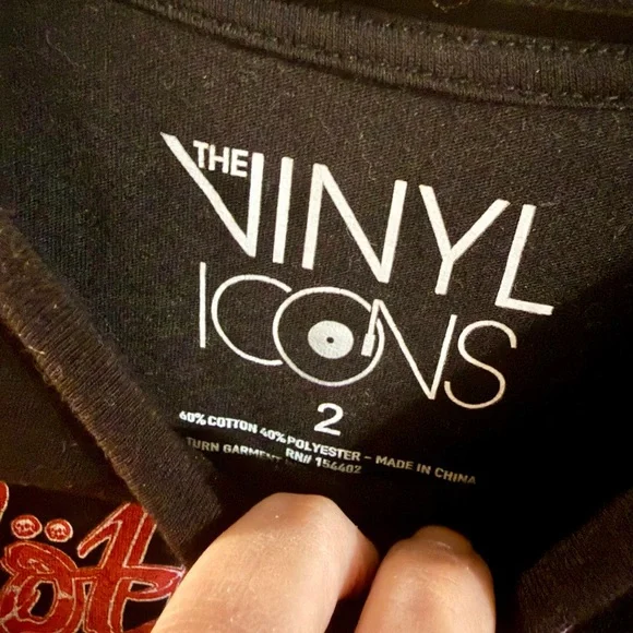 Mötley Crüe “Dr. Feelgood” Cold-Shoulder Band Tee – Women’s 2 (Torrid) - Picture 3 of 4